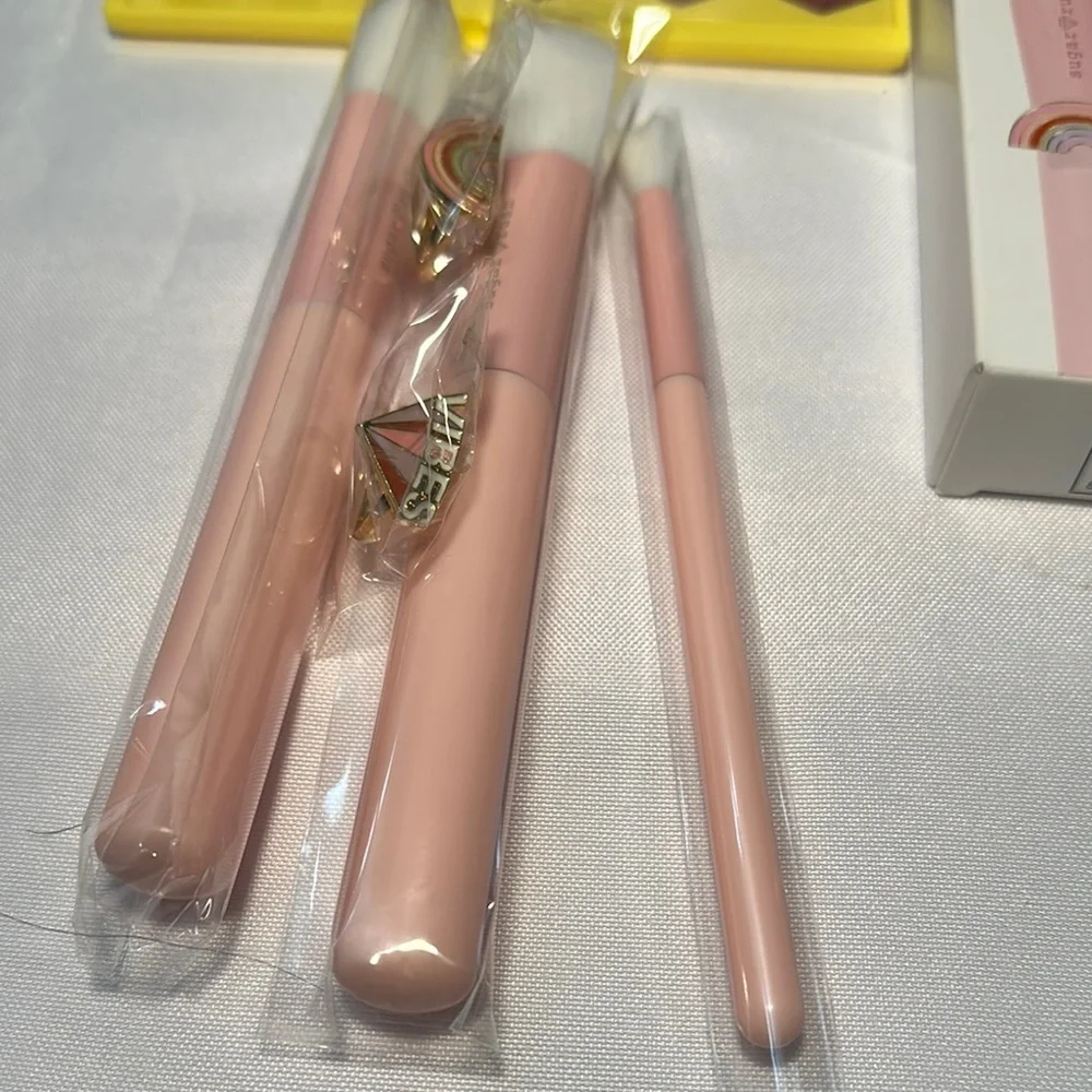 Tarte Gold and Pink Eyeshadow Palette Vibrant Colors - Picture 3 of 5